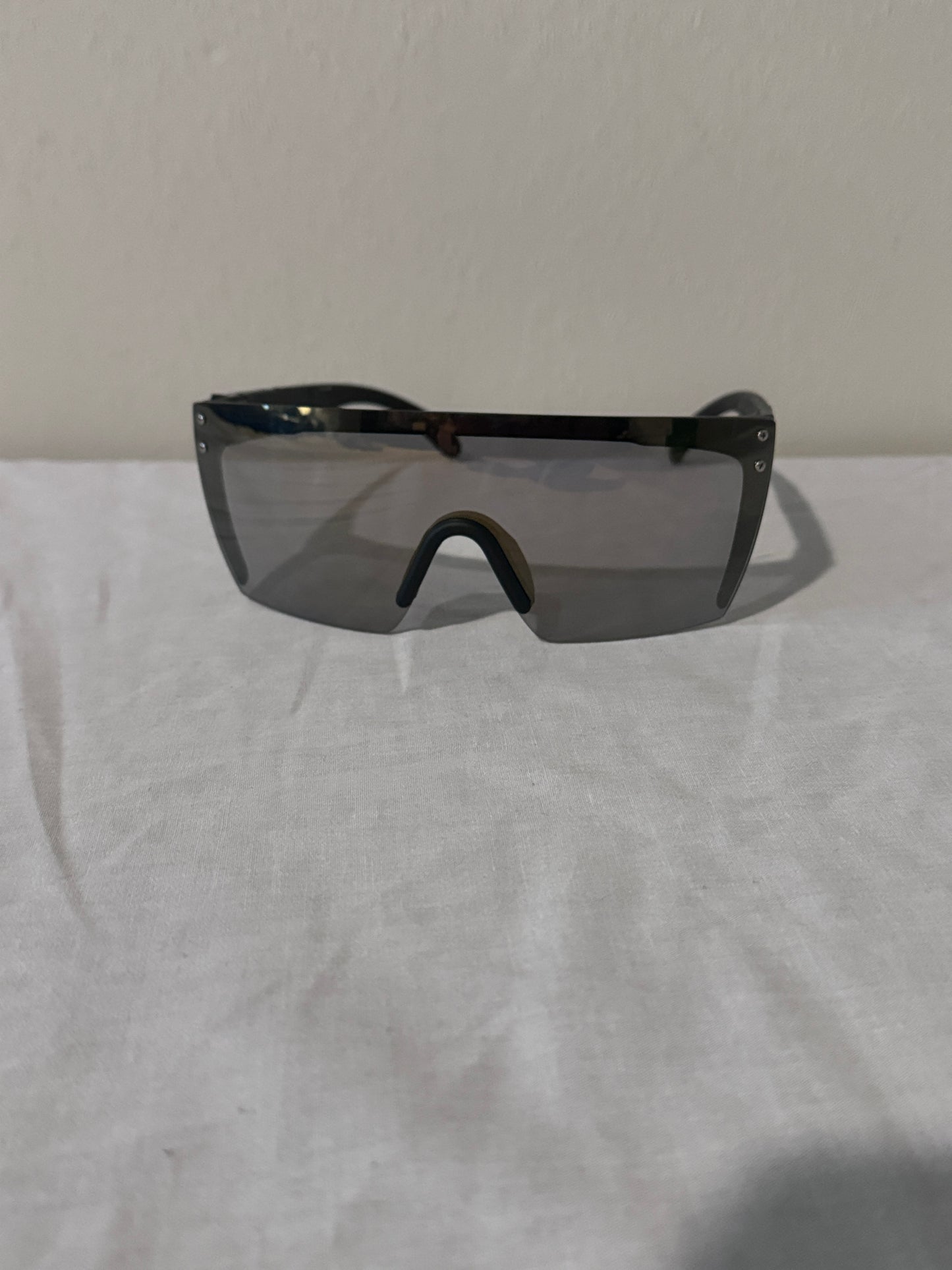 Laser heats Unisex Large Shield Rimless Sunglasses