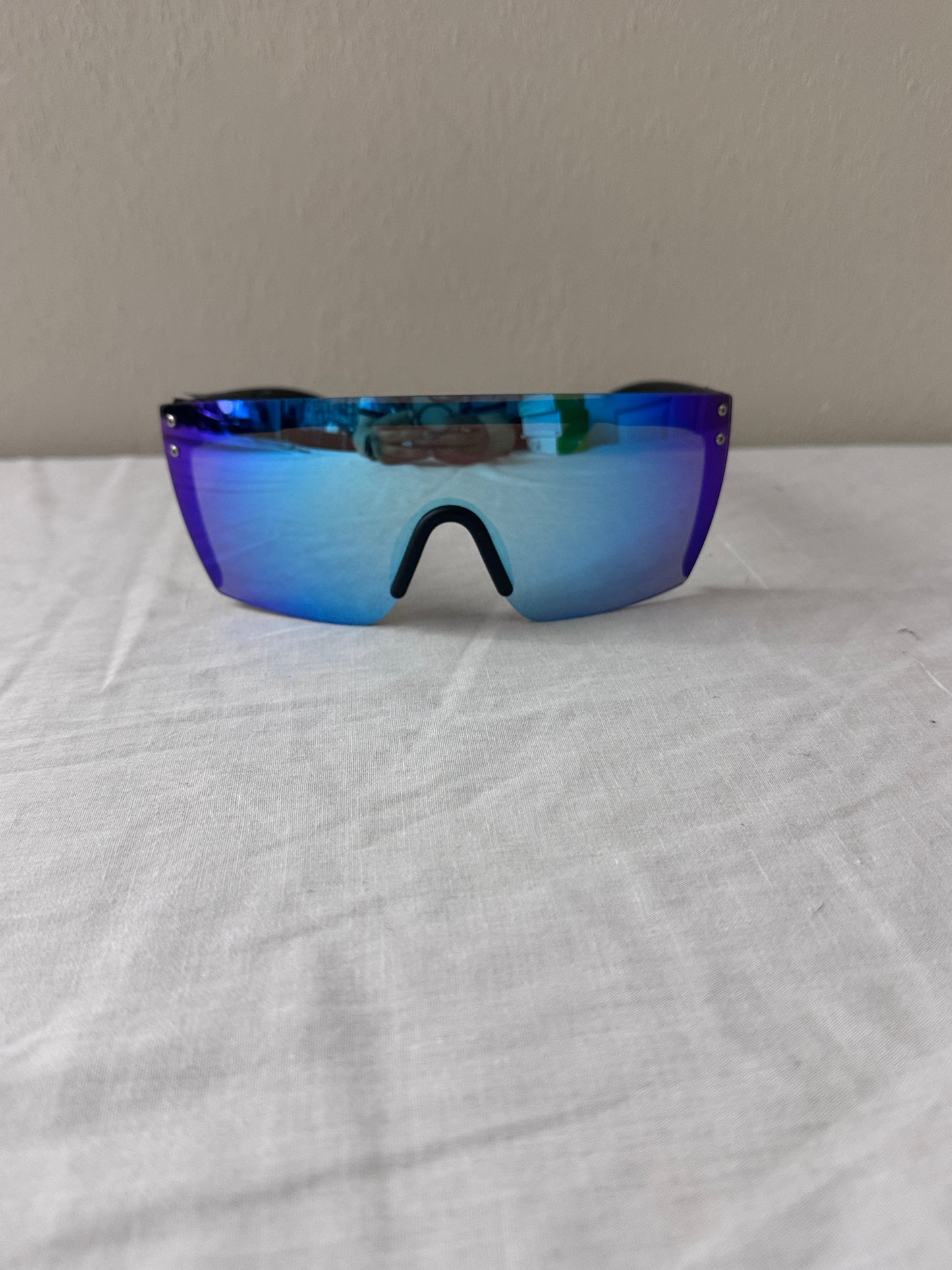 Laser heats Unisex Large Shield Rimless Sunglasses