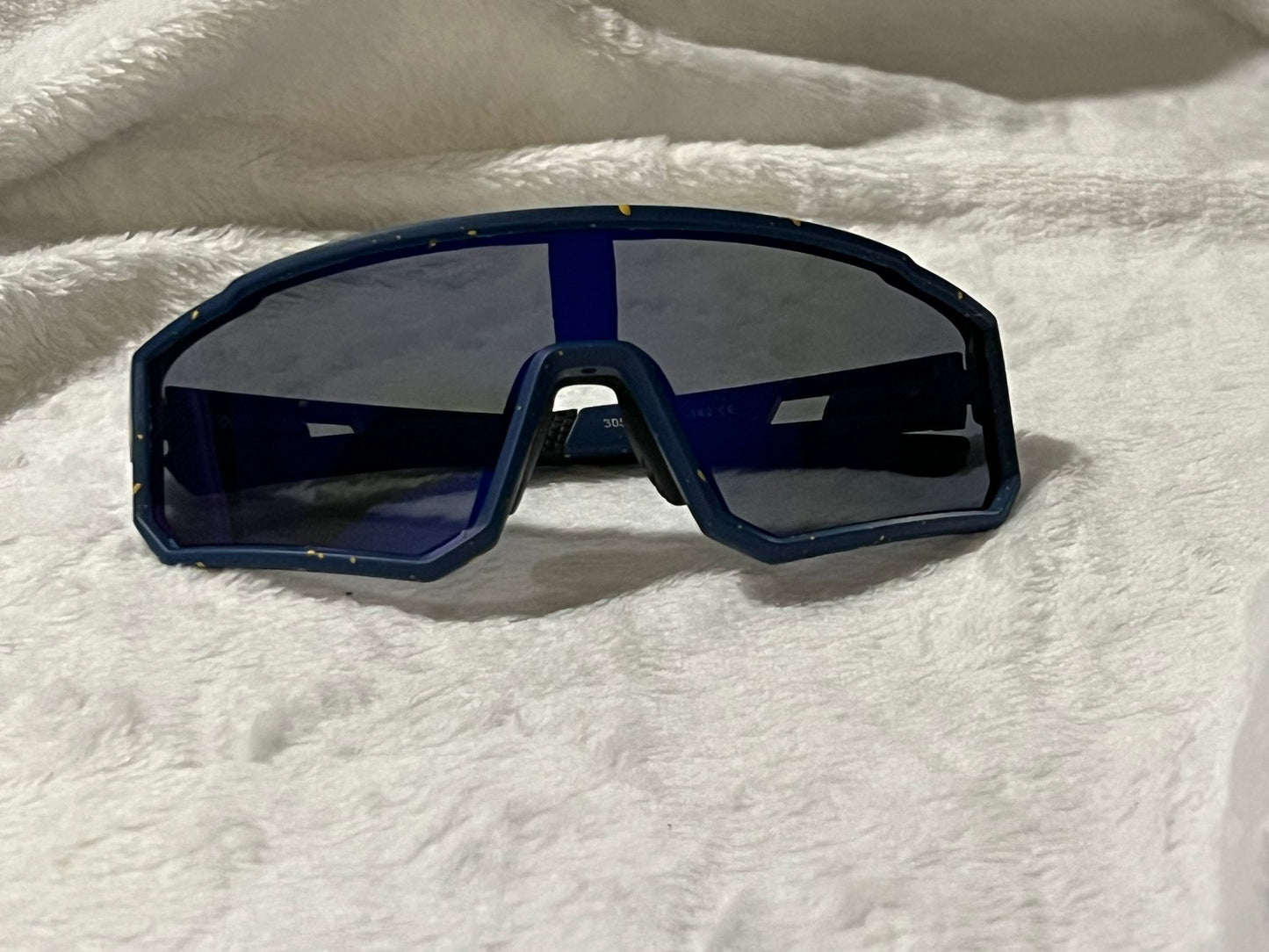 Sport sunglasses 😎 cycling/beach heat Nice Sun Shades/ Polarized