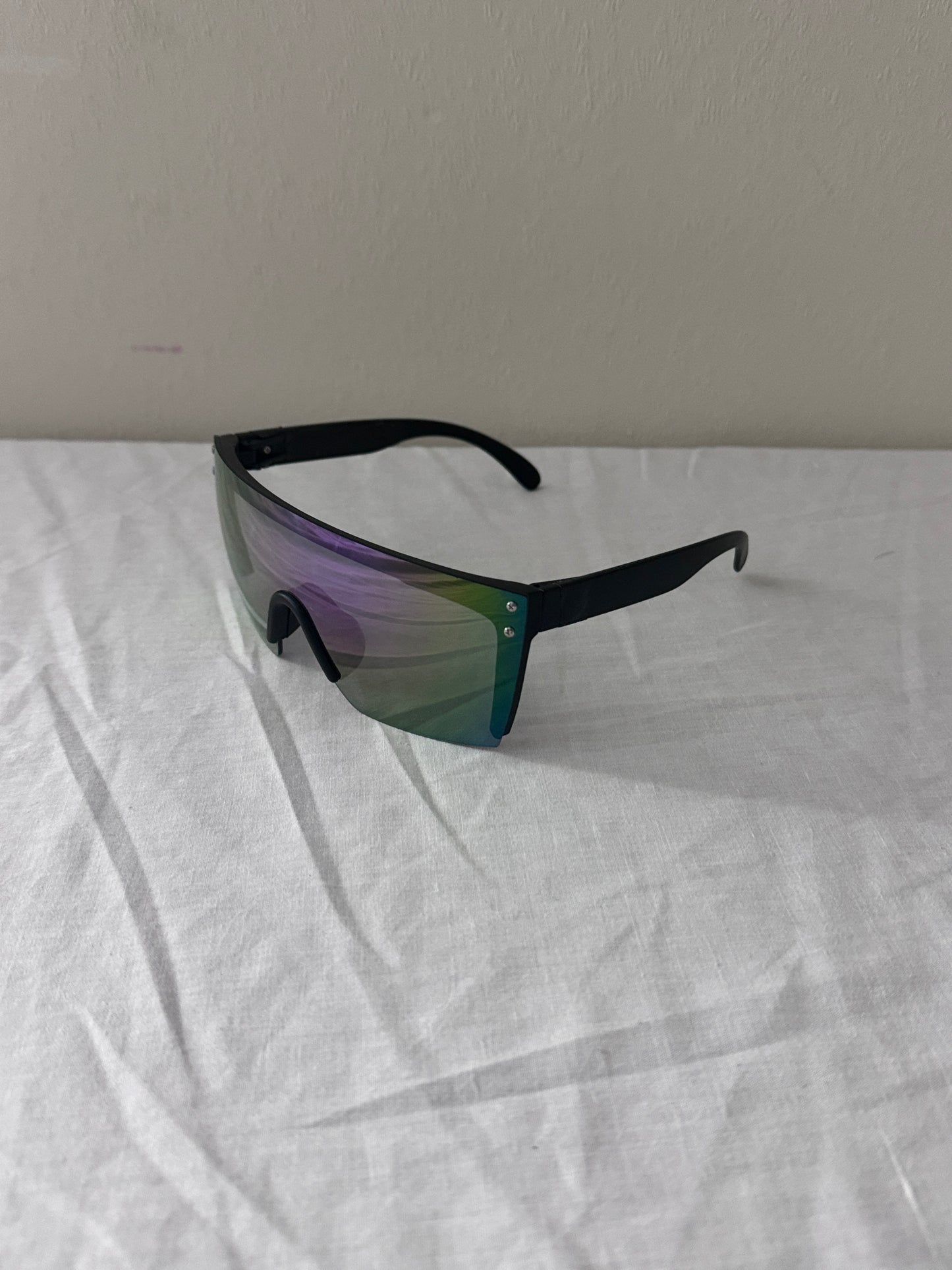 Laser heats Unisex Large Shield Rimless Sunglasses